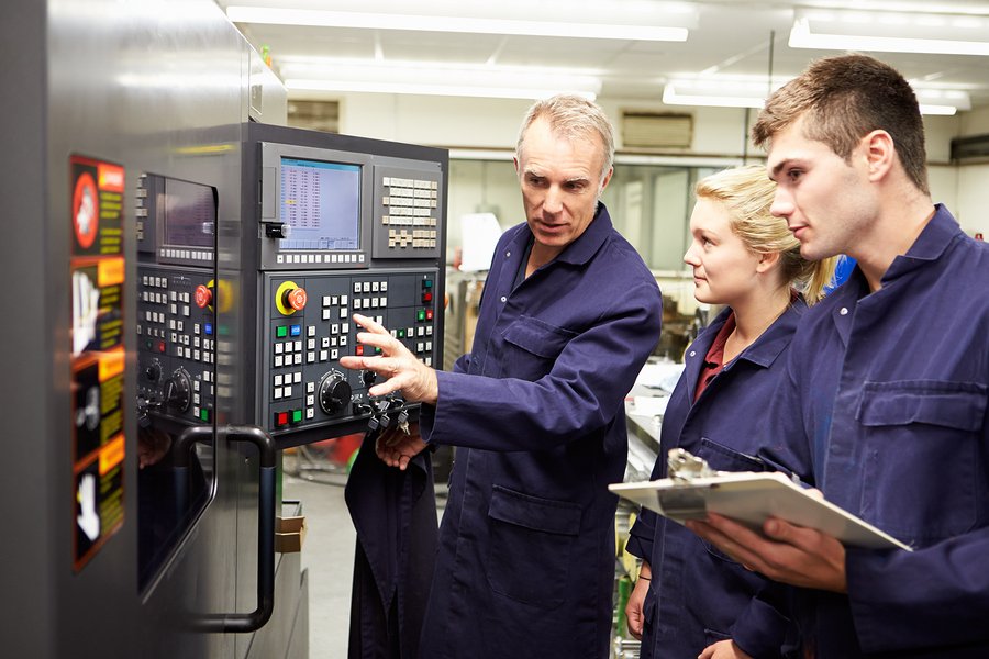 bigstock-Engineer-Teaching-Apprentices-54836069 (1)