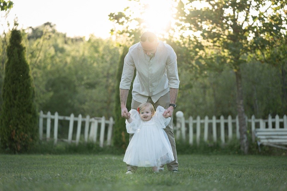 father-8842051_960_720.jpg