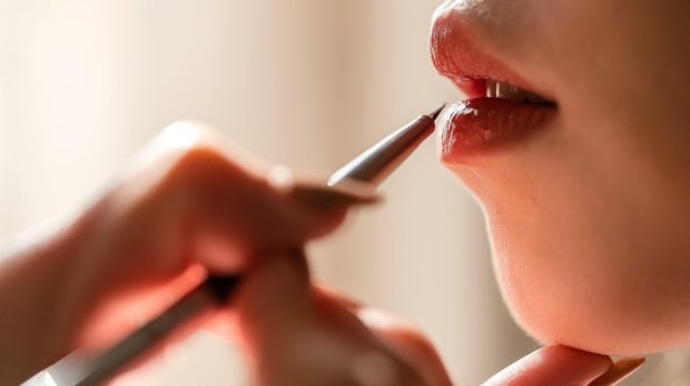 makeup-6645450_960_720.jpg
