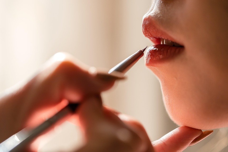 makeup-6645450_960_720.jpg