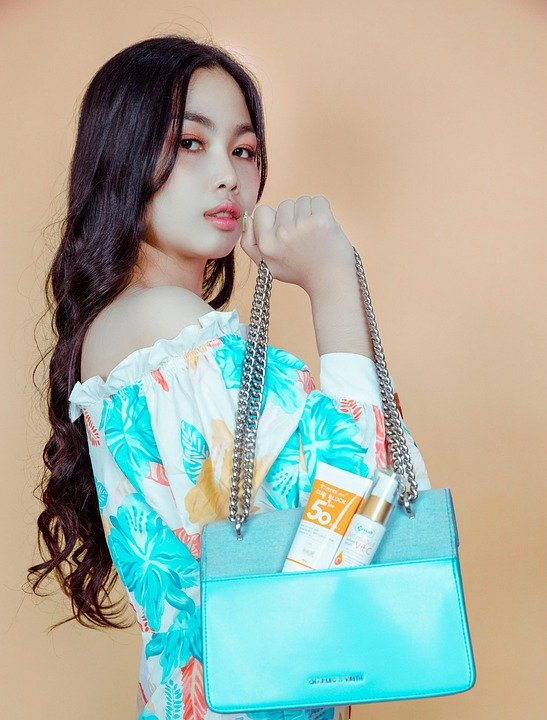 cosmetics-5843505_960_720.jpg